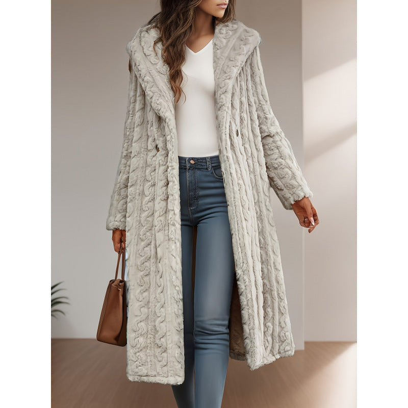 Damen Strickmantel mit Oversized-Kragen und originellen Zopfmuster Heidi-Mode
