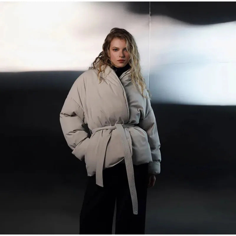Damen Praktische und modische Daunenjacke mit Gürtel Heidi-Mode