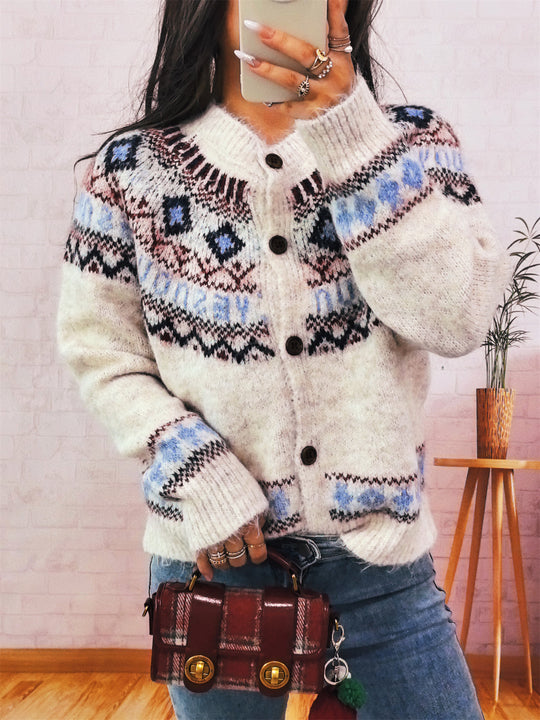 Damen Strickjacke mit buntem nordischen Muster und hochwertigen Holzknöpfen Heidi-Mode