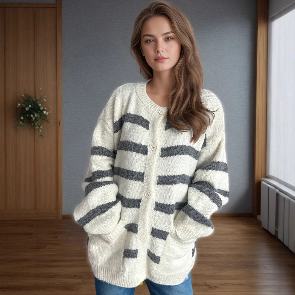 Damen Strickjacke mit dekorativen Knopfdetails und modischem Streifenmuster Heidi-Mode