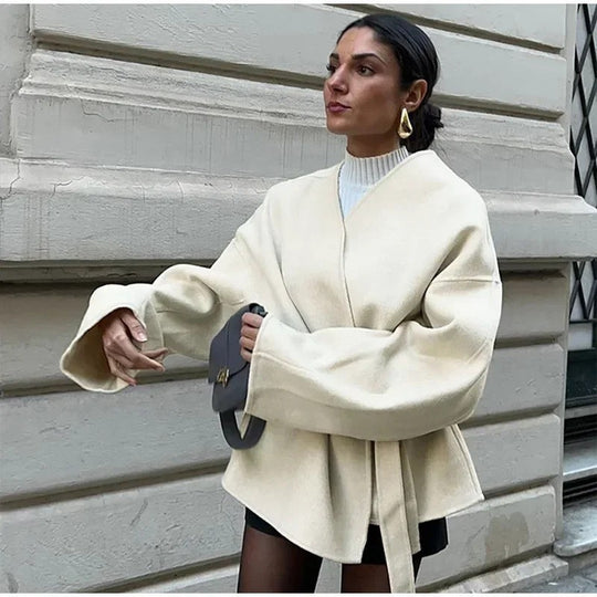 Damen modischer Oversized-Mantel mit innovativem Wickeldesign Heidi-Mode