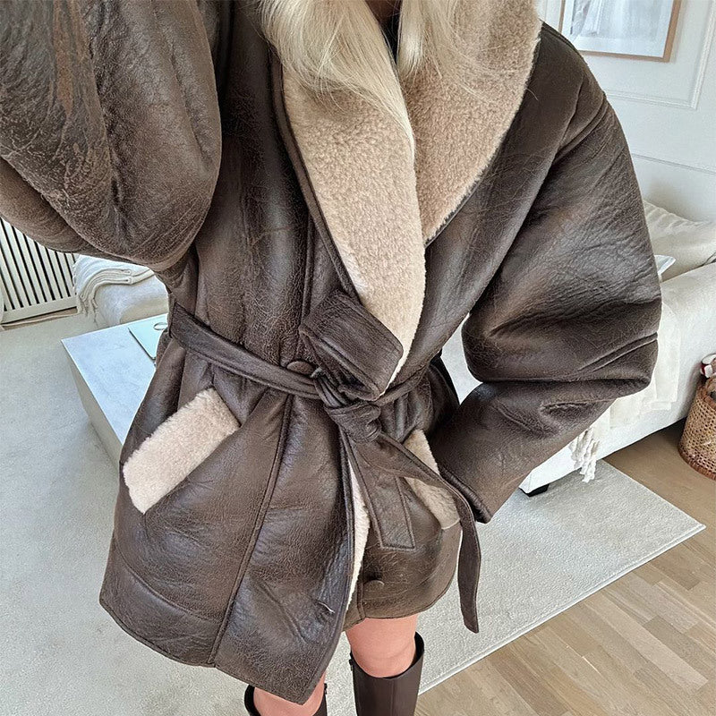 Damen Lässige Lederjacke mit weichem Futter und praktischen Taschen Heidi-Mode
