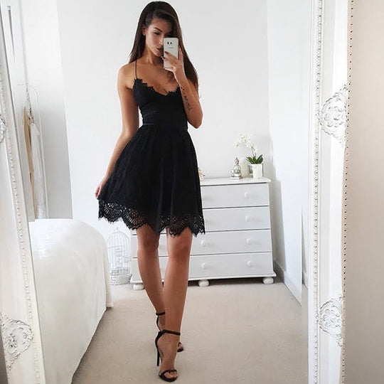 Damen Spitzenkleid mit verführerischem V-Ausschnitt und elegantem Spitzenbordüre Heidi-Mode
