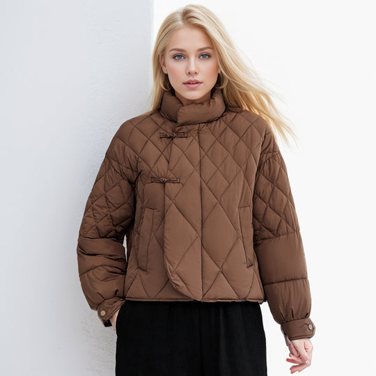 Damen gesteppte Jacke mit hohem Kragen und praktischen Druckknopfdetails Heidi-Mode
