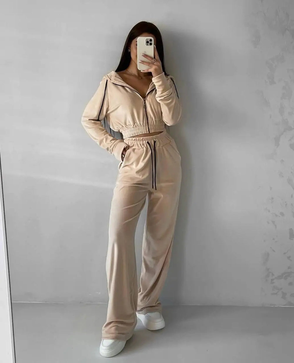 Damen Luxuriöser Fleece Loungewear-Anzug mit Kapuze und weitem Schnitt Heidi-Mode