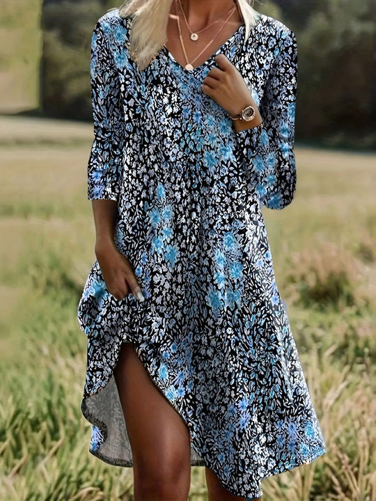 Damen Freizeitkleid mit modischem V-Ausschnitt und Seitenschlitz Heidi-Mode