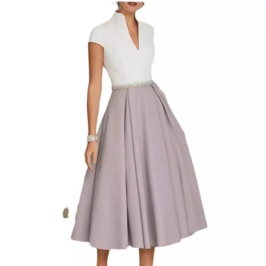 Damen Etuikleid mit hochgeschlossenem Kragen und schwingendem Rock Heidi-Mode