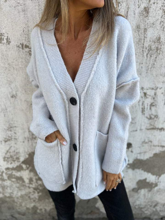 Damen kuschelige Strickjacke mit großen Taschen und Knopfdetails Heidi-Mode