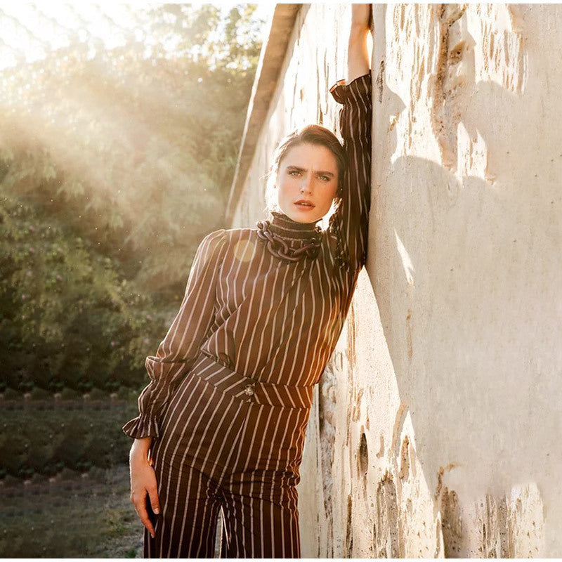 Damen gestreiftes Hosenanzug-Set mit voluminösen Ärmeln und Rüschendetails Heidi-Mode