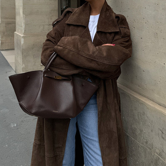 Damen Eleganter Wildleder Trenchcoat mit praktischen Taschen und modernem Schnitt Heidi-Mode