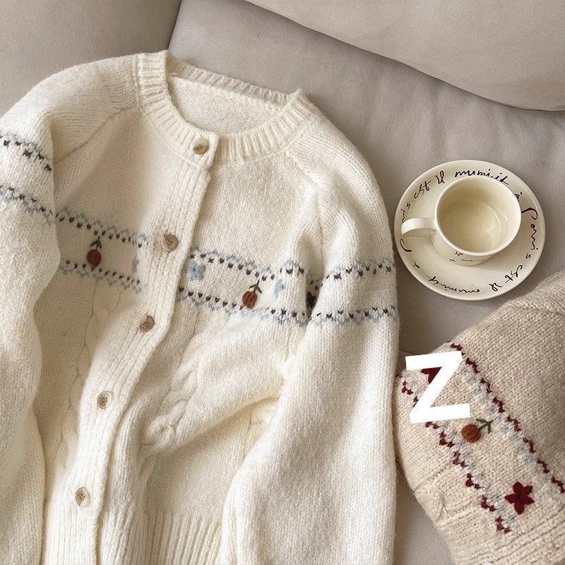 Damen Strickjacke mit floralen Applikationen und bequemen Knöpfen Heidi-Mode
