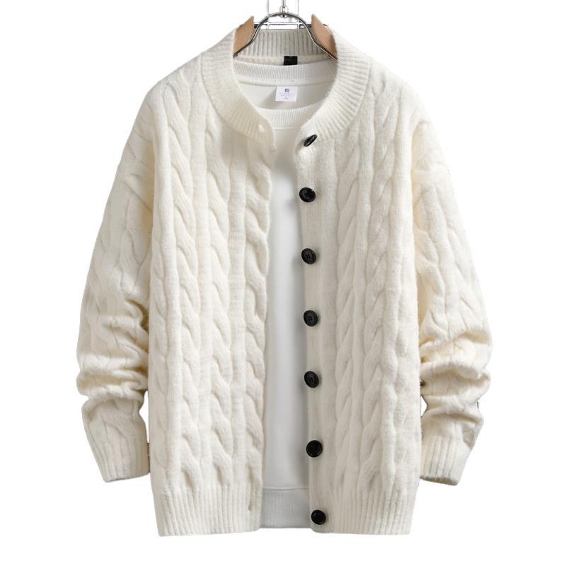 Herren Strickjacke mit modernem Zopfmuster und durchgehendem Knopfverschluss Heidi-Mode