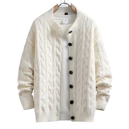 Herren Strickjacke mit modernem Zopfmuster und durchgehendem Knopfverschluss Heidi-Mode