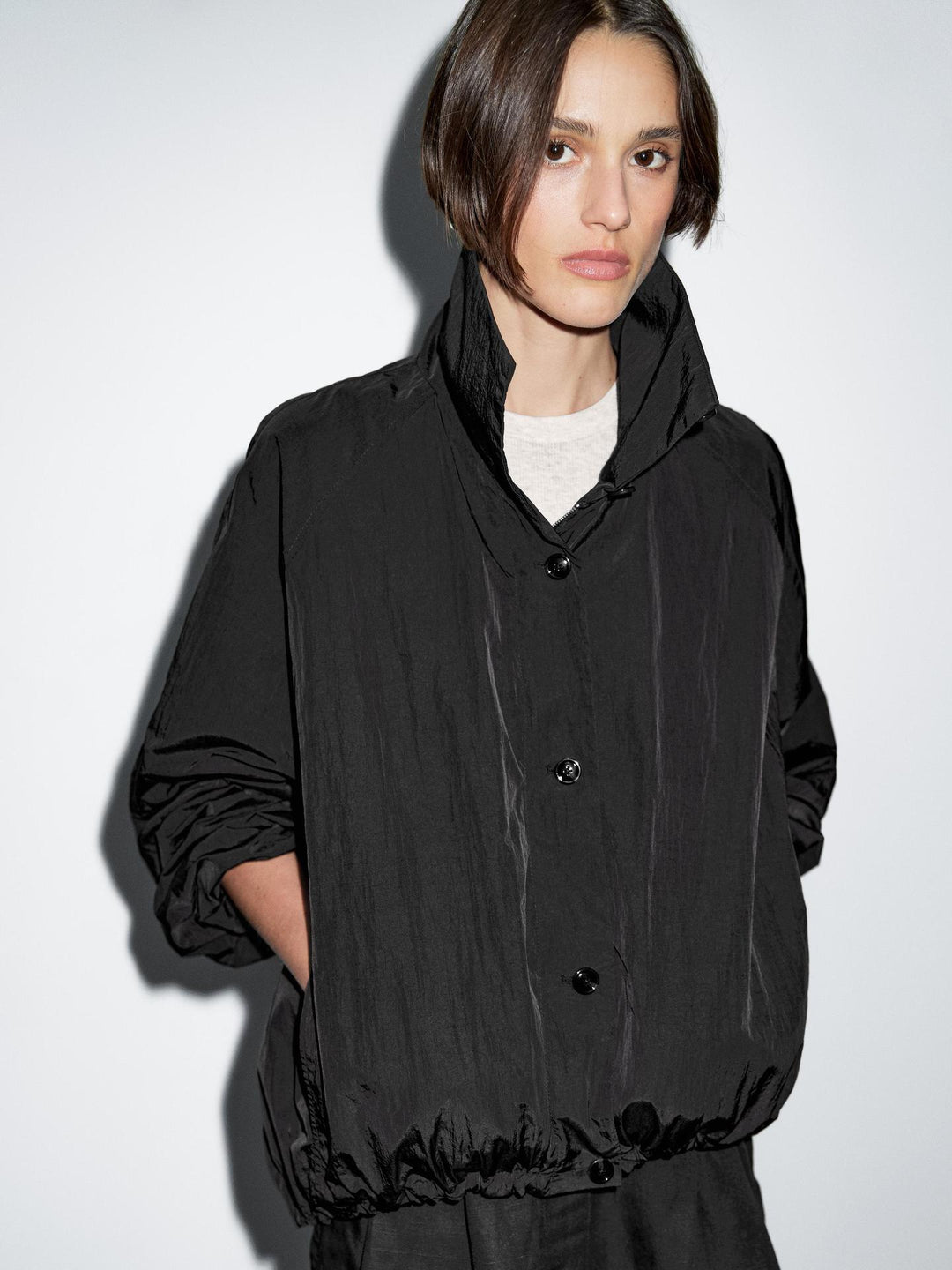 Damen Modische Kurzjacke mit hohem Kragen und elastischem Bund Heidi-Mode