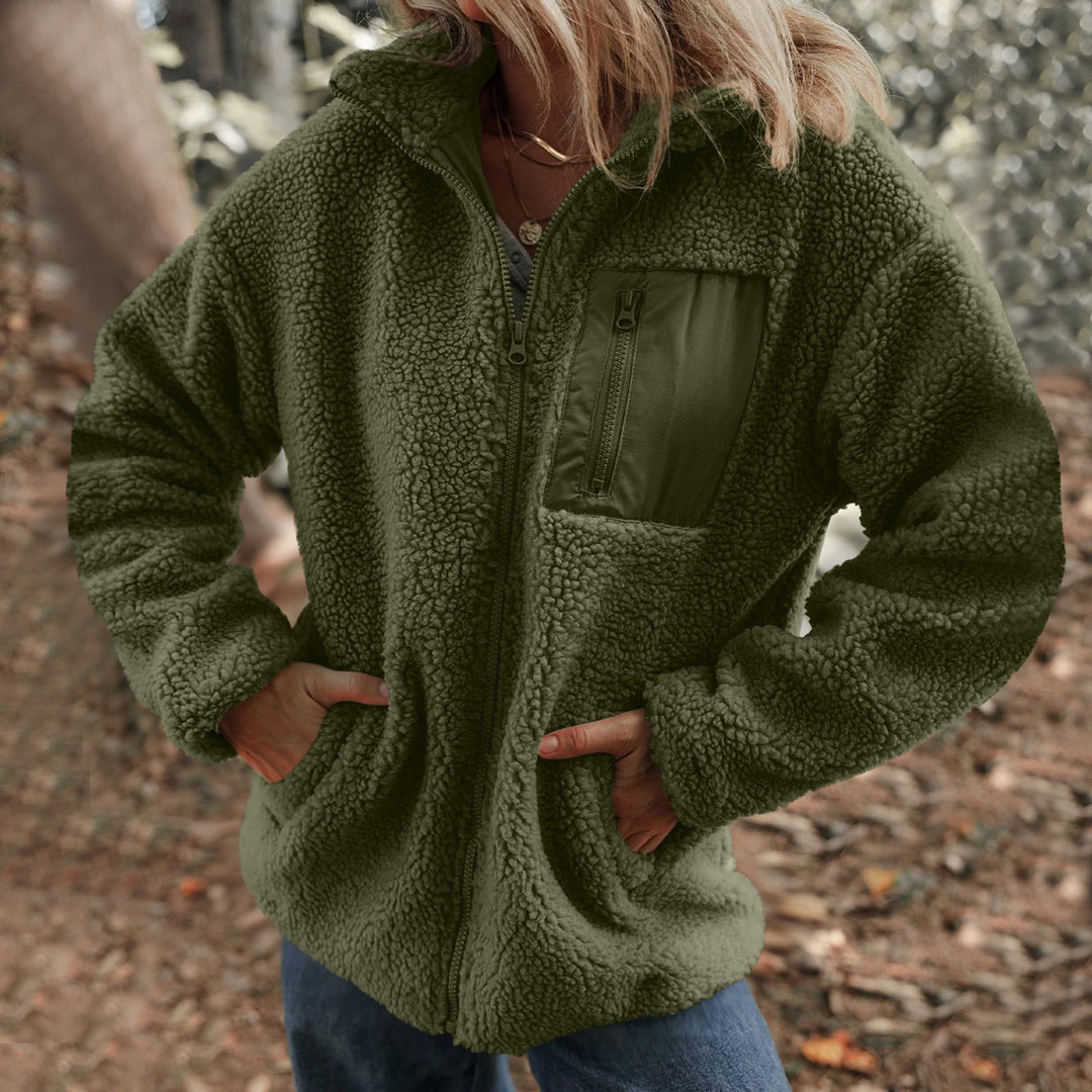 Damen Fleecejacke mit hochabschließendem Kragen und praktischer Brusttasche Heidi-Mode