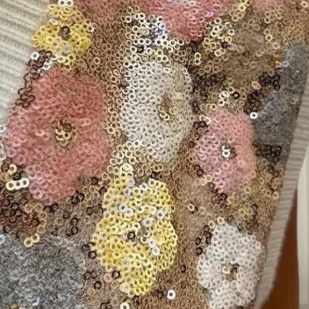Damen Glamouröses Strickoberteil mit Blumenapplikationen und funkelnden Pailletten Heidi-Mode