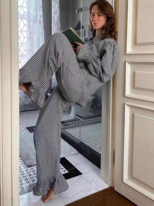 Damen Schlafanzug Set mit einem modernen Karo-Muster und voluminösen Ärmeln Heidi-Mode