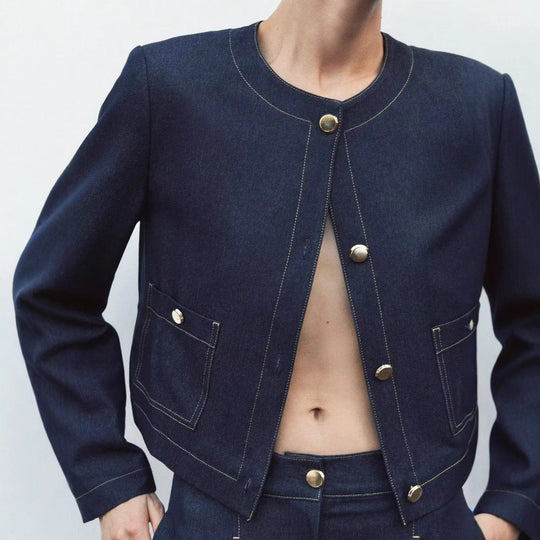 Damen cropped Jeansjacke mit aufgesetzten Taschen und eleganter Knopfdetails Heidi-Mode