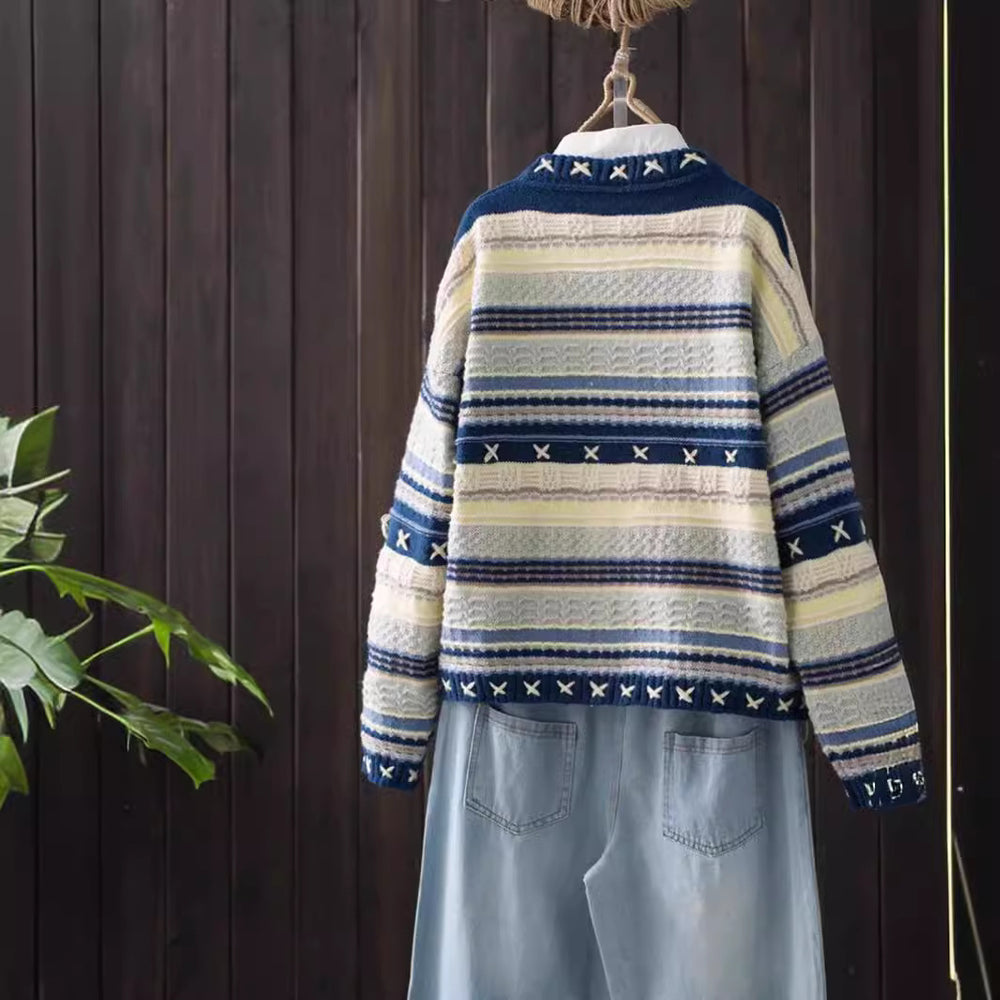 Damen Gemusterter Strickcardigan mit dekorativen Knöpfen und tiefen Taschen Heidi-Mode