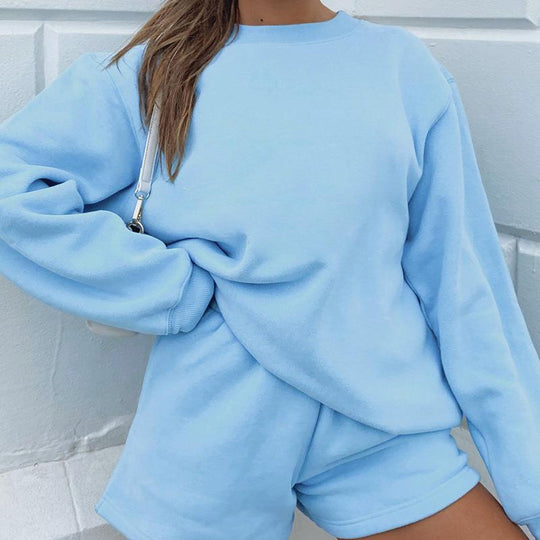 Damen Sportlicher Layering-Look mit Oversized-Sweatshirt und Shorts Heidi-Mode