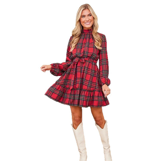 Damen verspieltes Karokleid mit voluminösem Rock und Rüschendetails Heidi-Mode