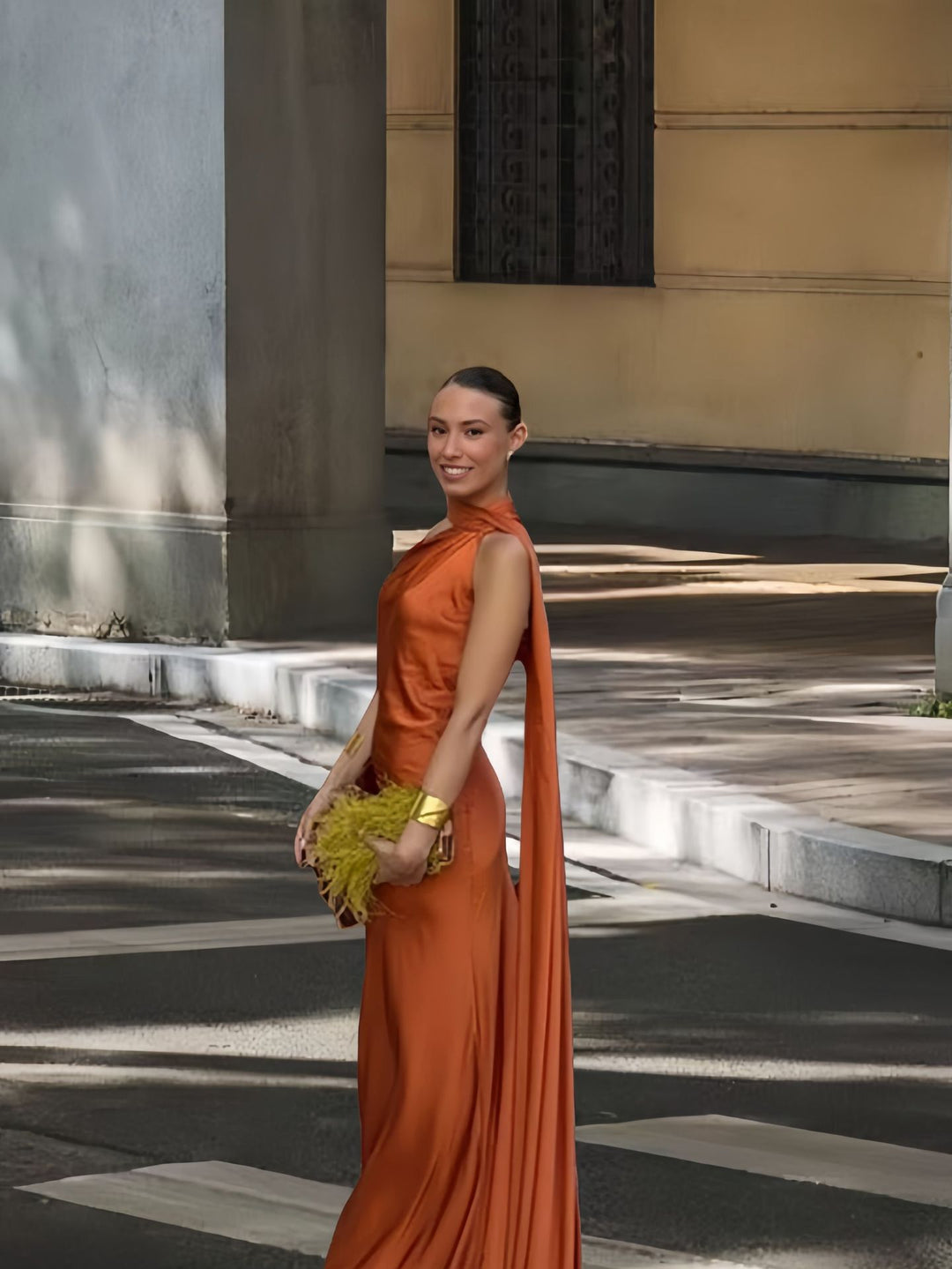 Damen Elegantes und fließendes Abendkleid mit asymmetrischem Ausschnitt Heidi-Mode