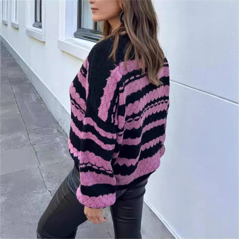 Damen gemütlicher Strickpullover mit modernem Zopfmuster und grafischen Akzenten Heidi-Mode