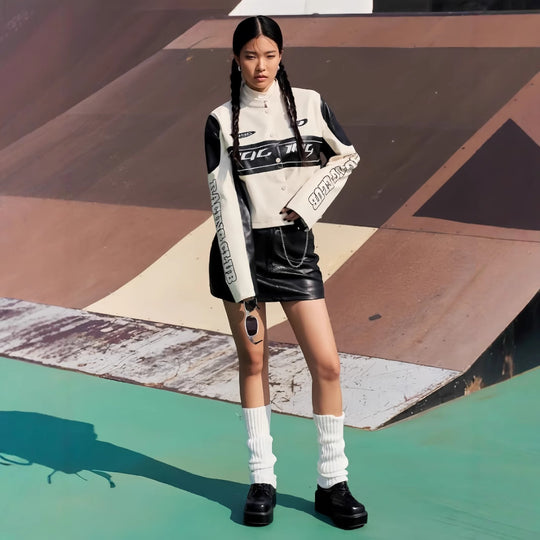 Damen cropped Bikerjacke mit einzigartigen Grafikdetails Heidi-Mode