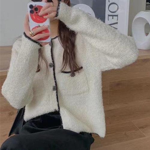 Damen Kuscheliger Cardigan mit stylischen Knopfdetails und aufgesetzten Taschen Heidi-Mode