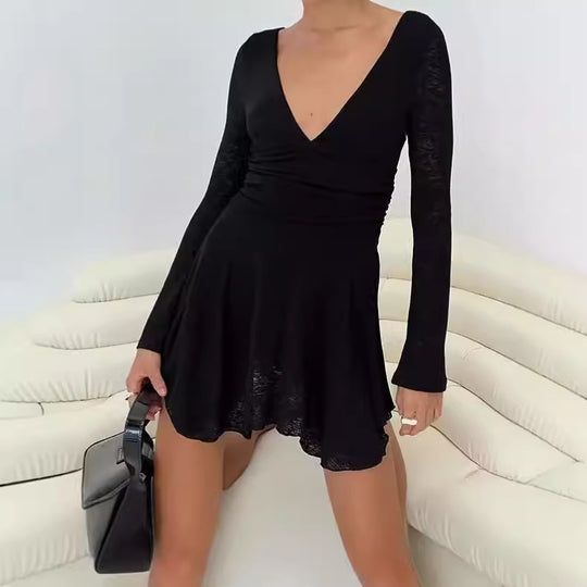 Damen Verspielt geschnittenes Minikleid mit V-Ausschnitt und langen Ärmeln Heidi-Mode