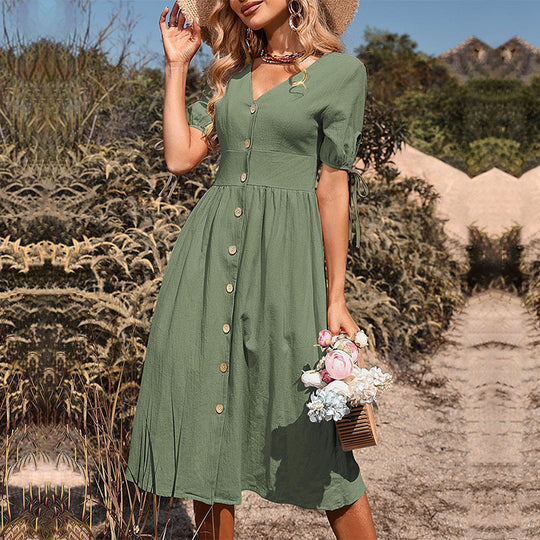 Heidi Mode | Einfaches kurzärmeliges Kleid mit V-Ausschnitt in Uni-Farbe