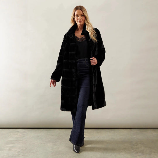 Damen Markante Kuscheljacke mit eingefasstem Gürtel Heidi-Mode