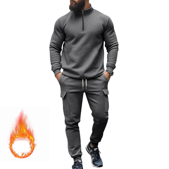 Herren sportlicher Sweatanzug mit höherem Kragen und praktischen Taschen Heidi-Mode