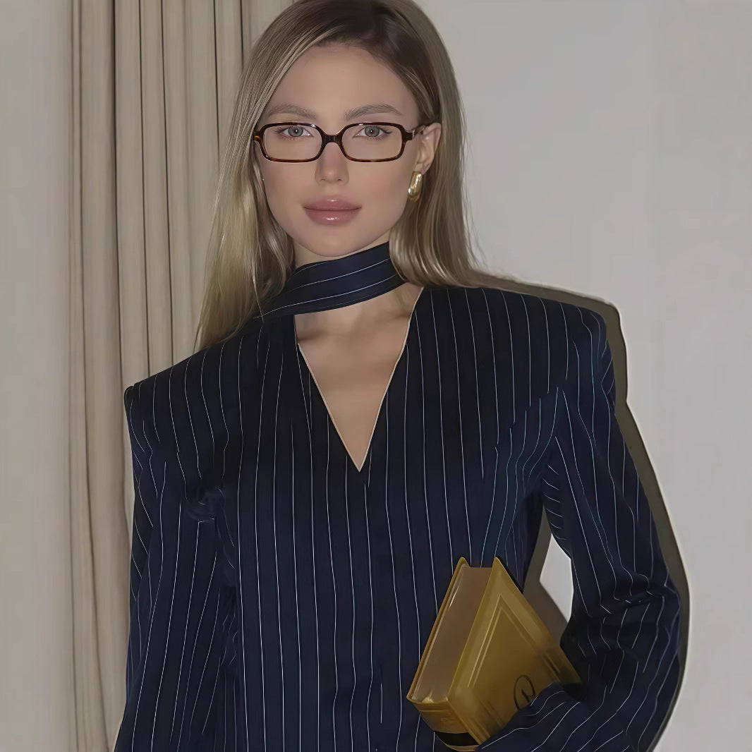 Damen Blazer-Kleid mit tiefem V-Ausschnitt und eleganten langen Ärmeln Heidi-Mode