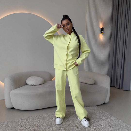 Damen elegantes Lounge-Set mit dekorativen Knöpfen und hohem Kragen Heidi-Mode