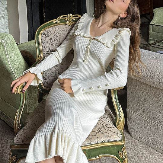 Damen Raffiniertes Strickkleid mit Rüschendetails und Perlknopfverzierung Heidi-Mode