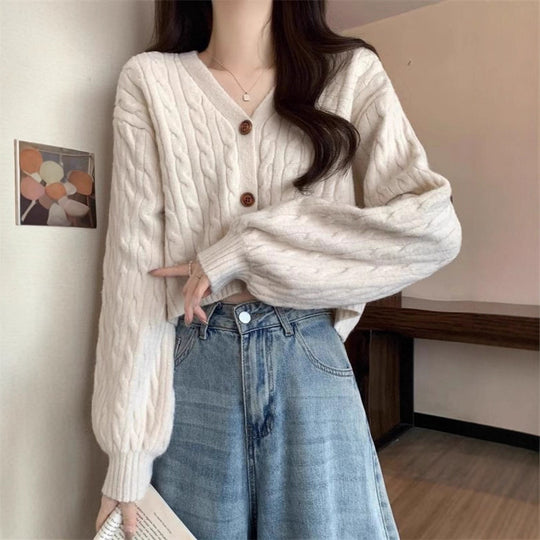 Damen kuscheliger Strickcardigan mit V-Ausschnitt und großen Knöpfen Heidi-Mode