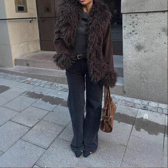 Damen lässige Kurzjacke aus plüschigem Material mit einzigartigem Schnitt Heidi-Mode