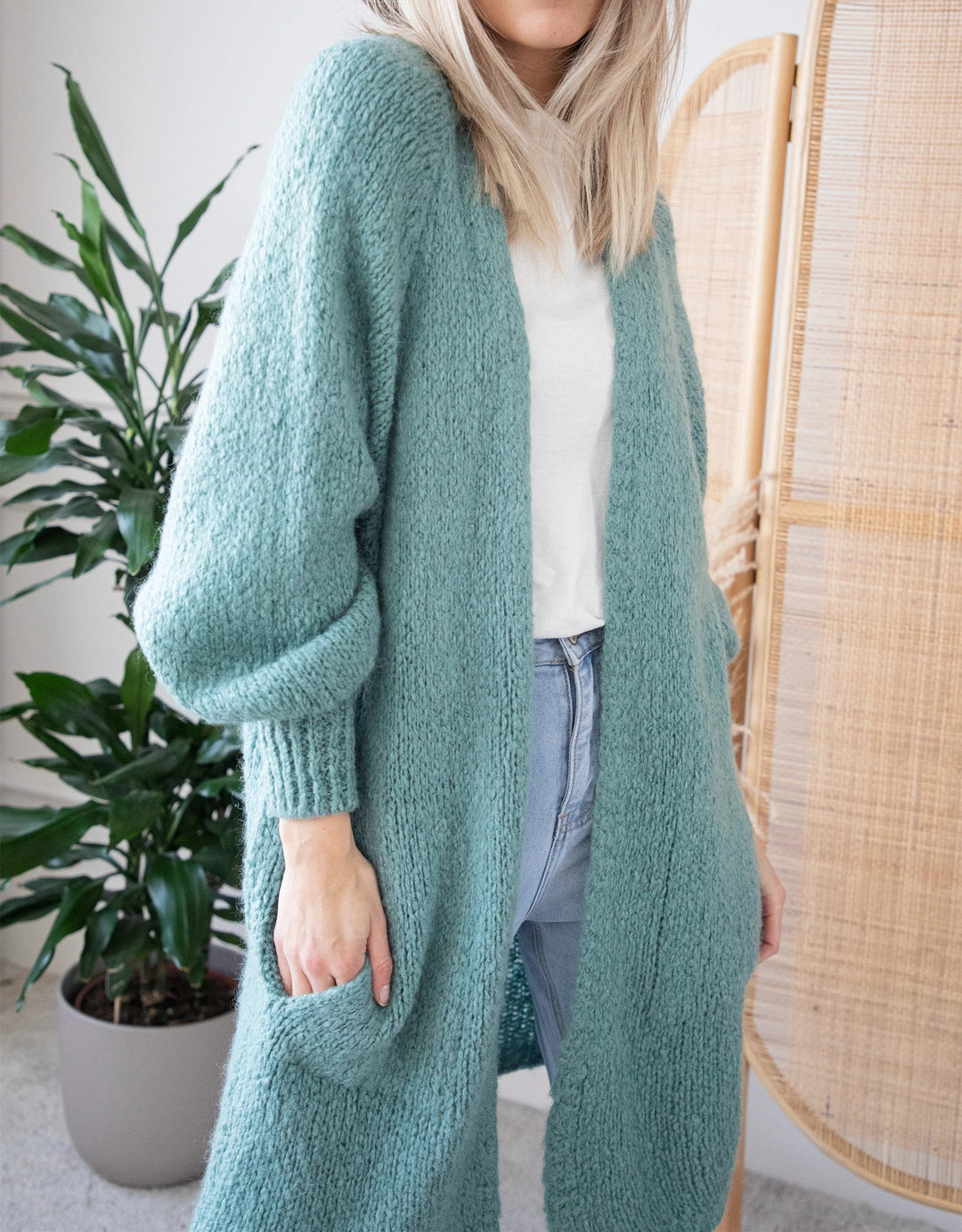 Damen Oversized Strickmantel mit lässigem V-Ausschnitt und luftiger Maschenstruktur Heidi-Mode