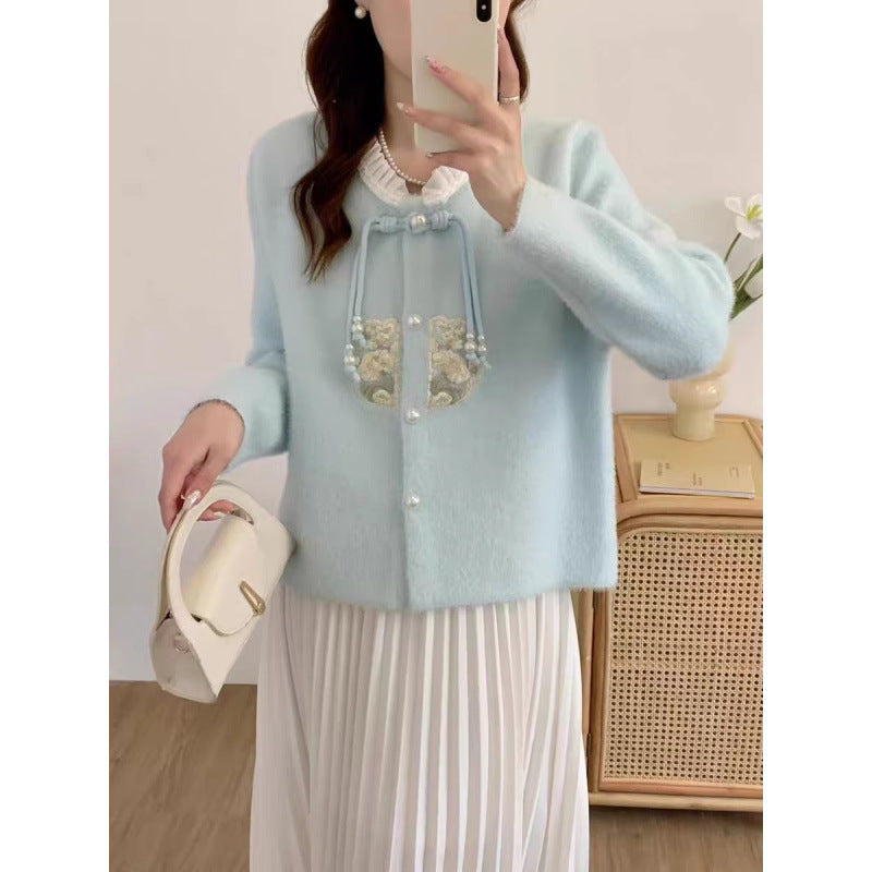 Damen Luxuriöser Strickpullover mit dekorativen Knopfdetails und Rüschen Heidi-Mode