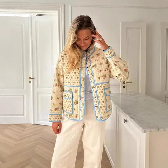 Damen Blumengestickte Steppjacke mit praktischen Taschen und modernem Schnitt Heidi-Mode
