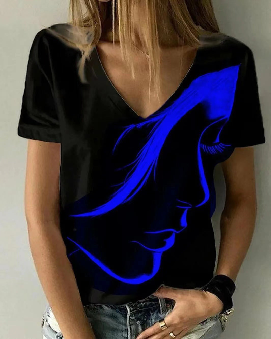 Damen V-Ausschnitt T-Shirt mit kreativem Grafikdruck Heidi-Mode