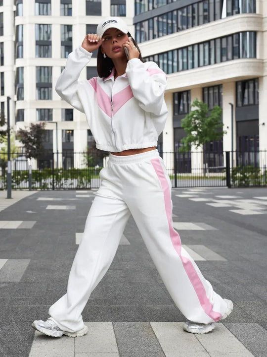 Damen Sportlicher Loungewear-Set mit gestreiftem Design und hohem Kragen Heidi-Mode