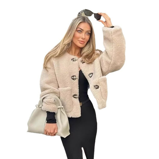 Damen modische Teddyjacke mit vintage Knopfdetails und aufgesetzten Taschen Heidi-Mode