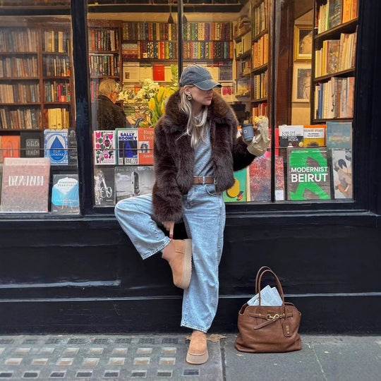 Damen Modische Kunstfelljacke mit cropped Schnitt und voluminösen Ärmeln Heidi-Mode