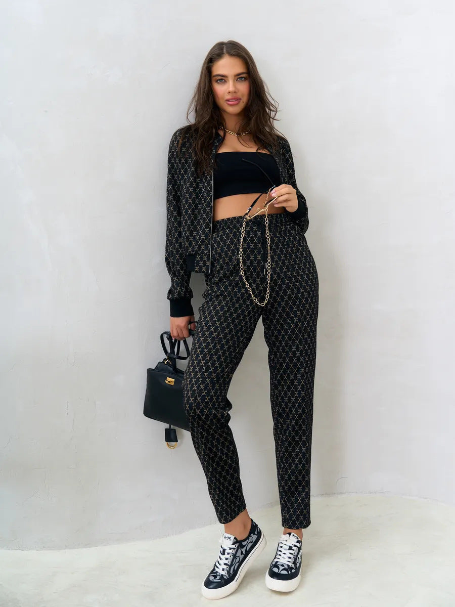 Damen elegantes und lässiges Freizeitensemble mit bomberjacken-inspirierten Details Heidi-Mode