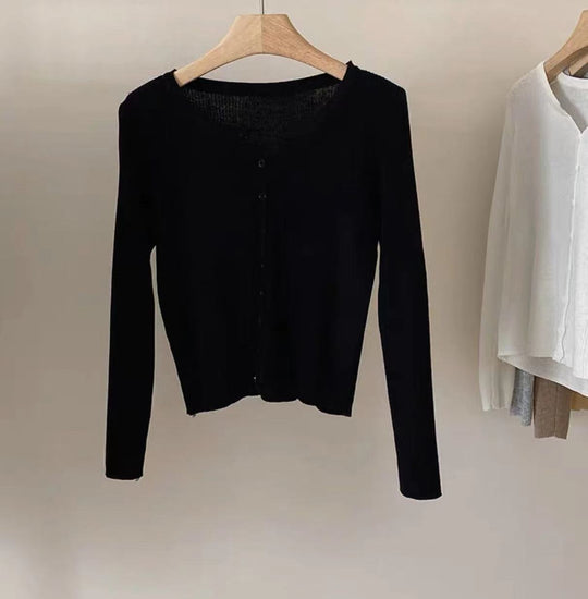 Damen figurbetonte Strickjacke mit elegantem Knopfverschluss und feiner Rippstruktur Heidi-Mode