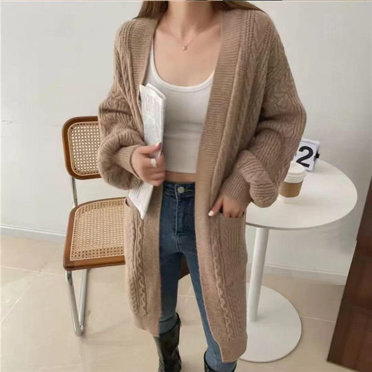 Damen Grobstrick Cardigan mit tiefen Taschen und elegantem Zopfdesign Heidi-Mode