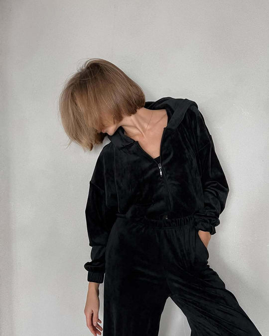 Damen sportliches Velours-Loungewear-Set mit praktischer Kapuze und elastischen Bündchen Heidi-Mode