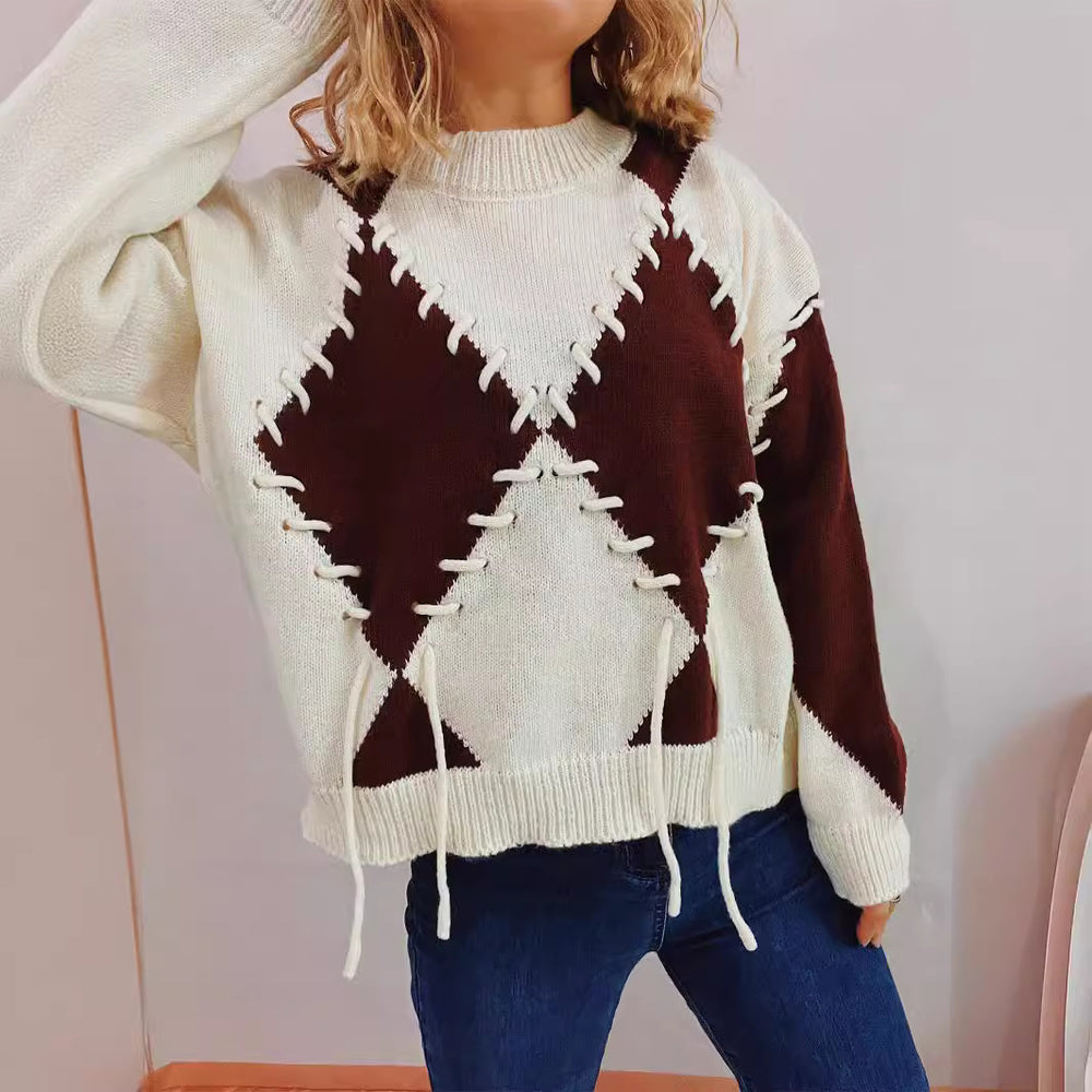 Damen gemütlicher Strickpullover mit auffälligem Design und modernen Schnürdetails Heidi-Mode
